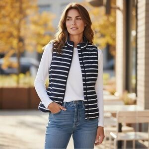 GAP Quilted Puffer Vest in Navy Blue/White Stripes Full-Zip Pockets Women's Sz M